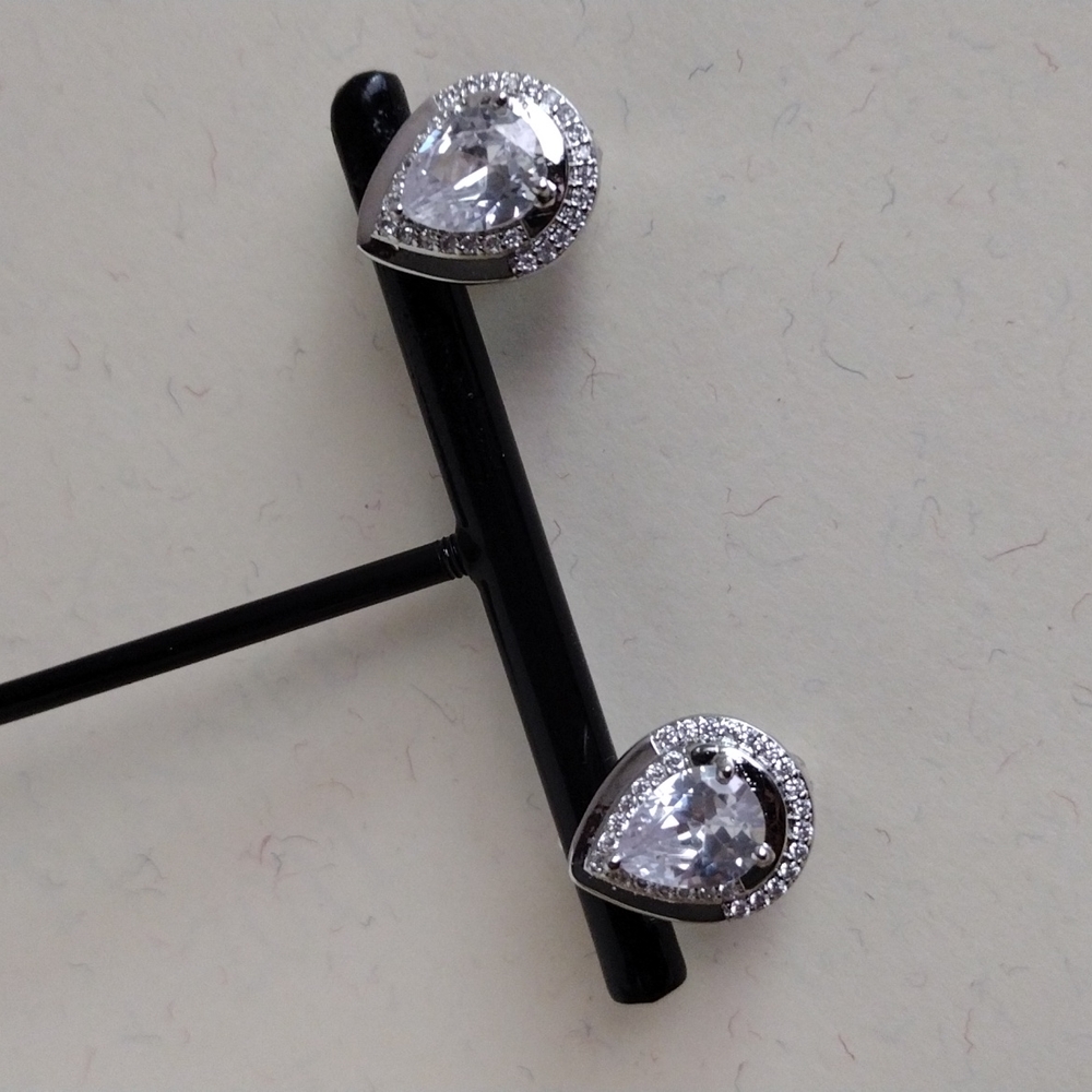 White Rhodium over sterling Silver drop earrings - Picture 4 of 6